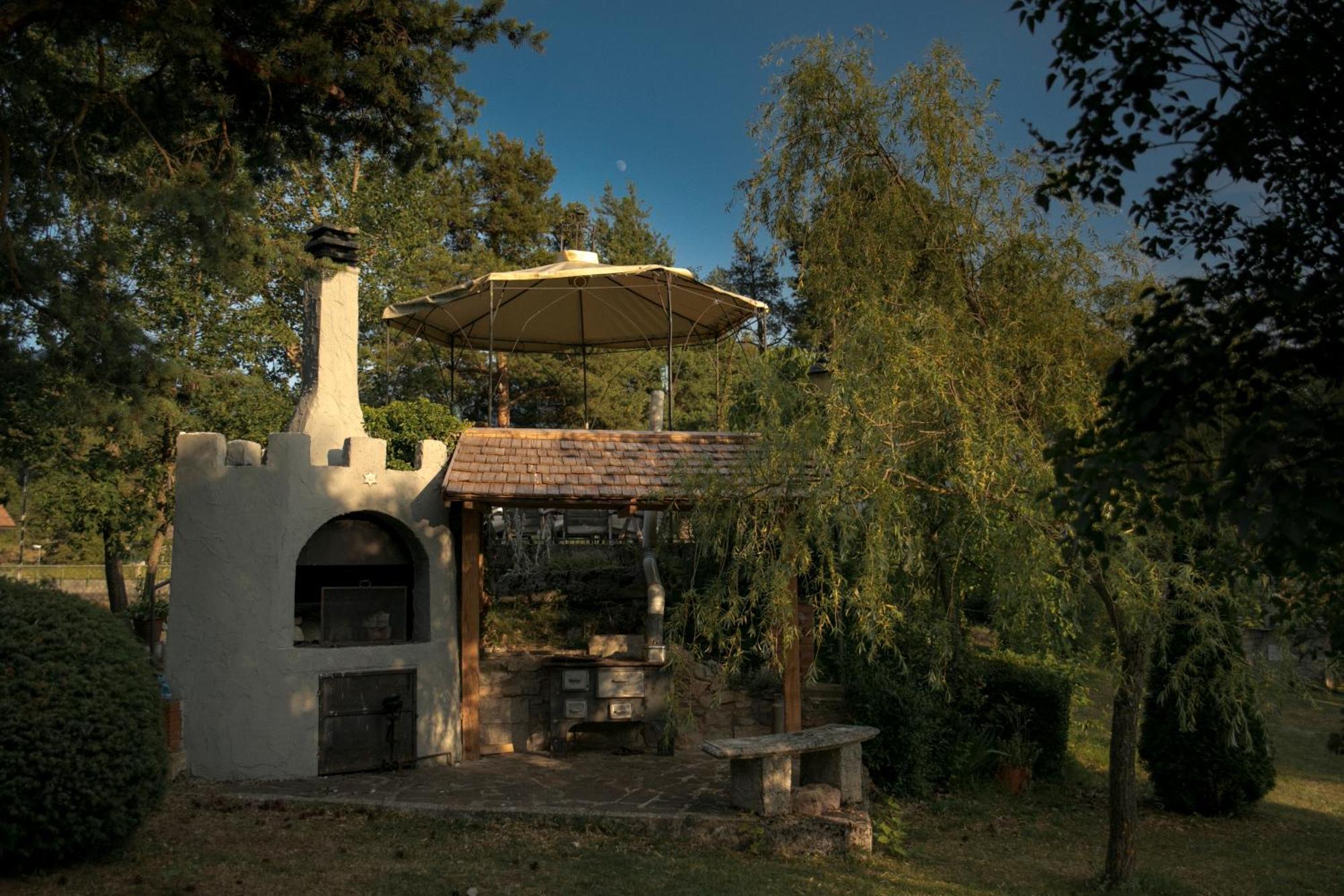 La Villa Del Barone Predaia Eksteriør billede